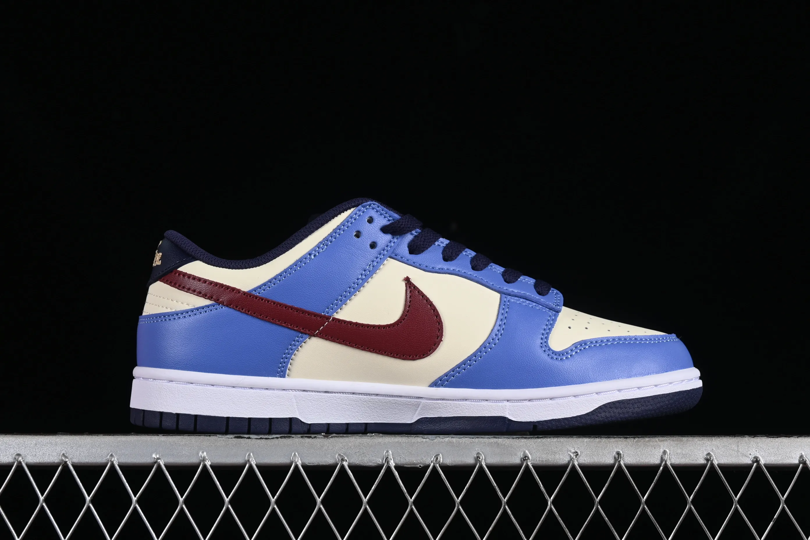 All categories Nk SB Dunk series Nk SB Dunk Low low-top sneakers Nk Dunk Low white, blue and red color SB low-top casual sneakers FV8119-161